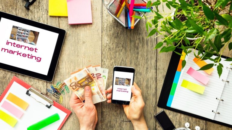 Internet Marketing &gamma;&iota;&alpha; &epsilon;&pi;&iota;&beta;ί&omega;&sigma;&eta; &kappa;&alpha;&iota; &epsilon;&upsilon;&eta;&mu;&epsilon;&rho;ί&alpha; &sigma;&tau;&omicron; COVID-19